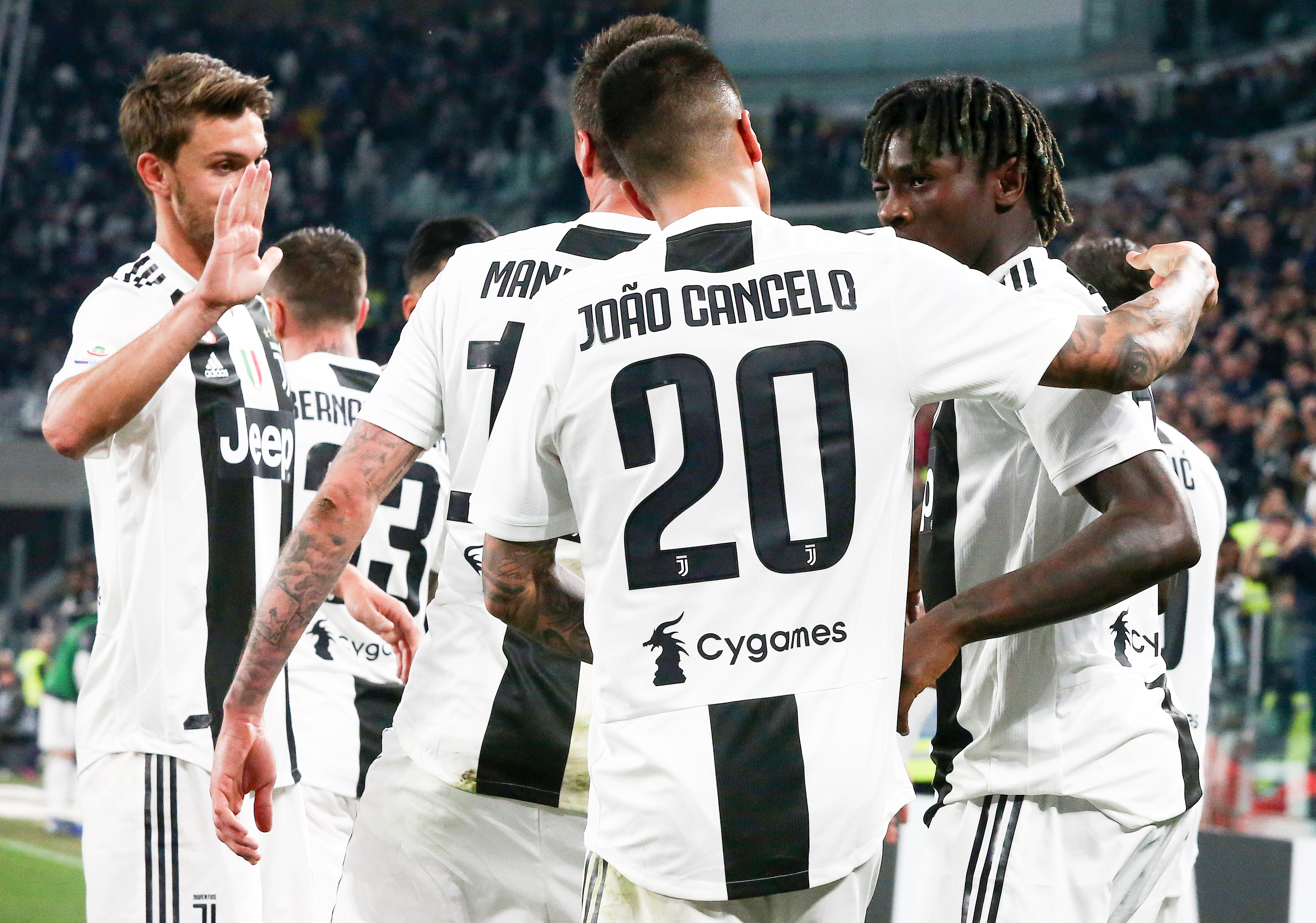 英超23亿巅峰对决！阿森纳丢分，49分领跑，利物浦罕见0射正