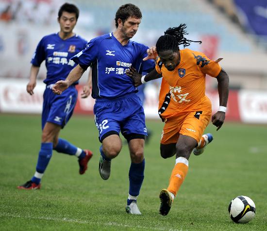 北京主场不敌山西近4战3败引热议！周琦伤退转折点 翟晓川燃尽一战